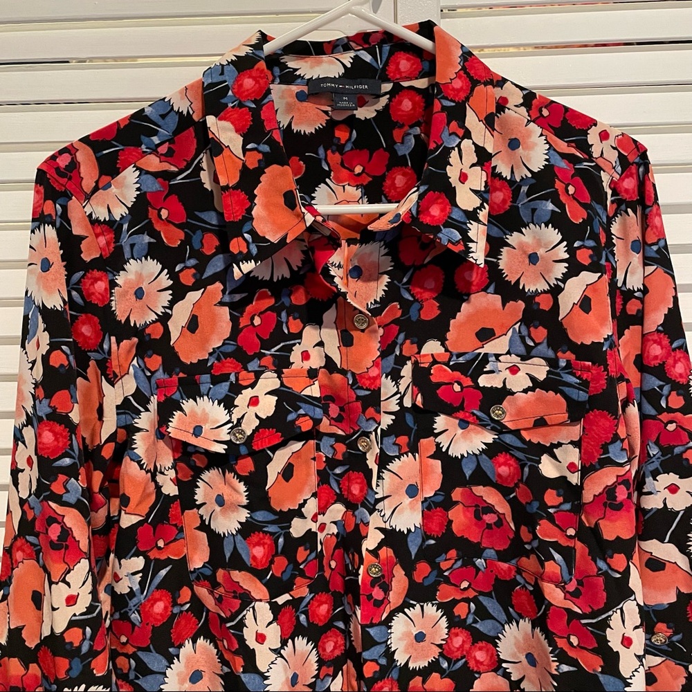 Tommy Hilfiger coral flower statement blouse M
